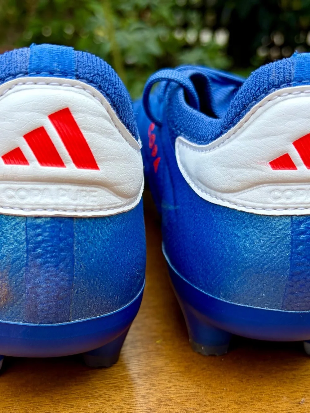 adidas Royal Blue Soccer Cleats with White Stripes 9M EUC